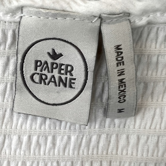 Paper Crane off white smocked crisscross short sleeve top. Women’s Medium - Picture 8 of 11